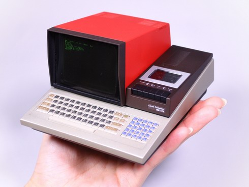 懐かしの8ビット機が手のひらサイズで復活！ BASICが動く「PasocomMini