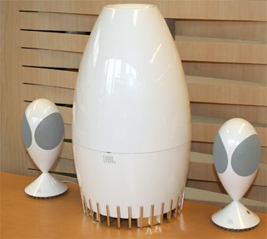 宇宙デザイン”から正統派サウンド――JBL「encounter」：レビュー小特集