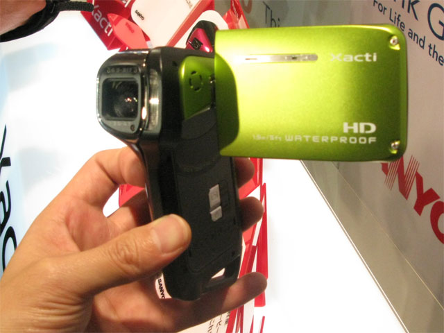 水中でもハイビジョン、Xacti「DMX-CA9」「DMX-WH1」 - ITmedia NEWS