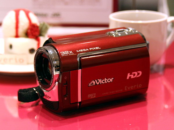 お洒落に携帯するHDDムービー、ビクター「GZ-MG330」登場 - ITmedia NEWS