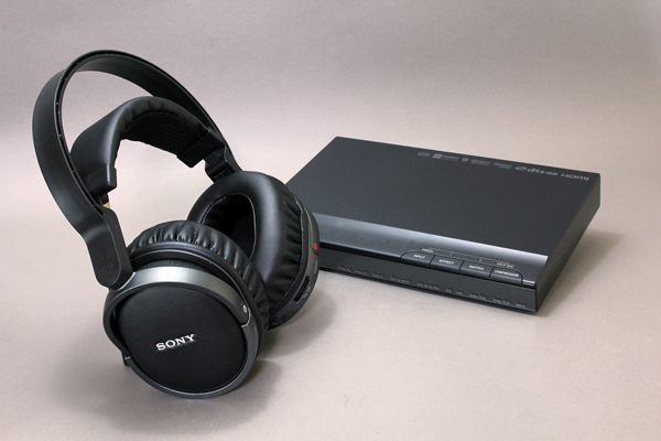 やっぱワイヤレスはいい！ お手軽シアターの必需品、ソニー「MDR