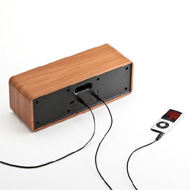 サンワサプライ、木目調のコンパクトなBluetoothスピーカー「400-SP033