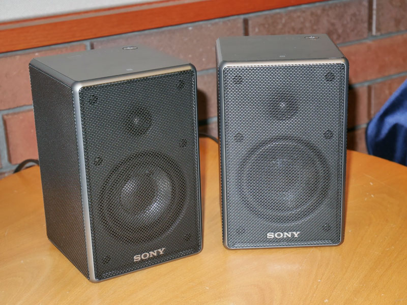 ソニーの新提案は2本の小型スピーカーをセットにした「HT-ZR5P」：普段