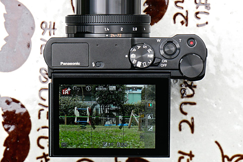 シンプルなボディにF1.4という明るいレンズ、パナの高級コンデジ「DMC