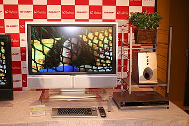 亀山パネル”32インチ液晶TV採用のAVセンターPC発表――シャープ