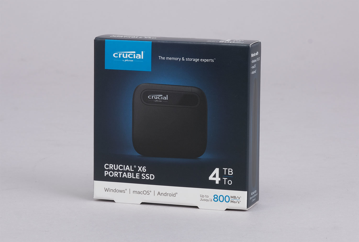 手のひらサイズに4TBの大容量！ どこでもバックアップを実現する