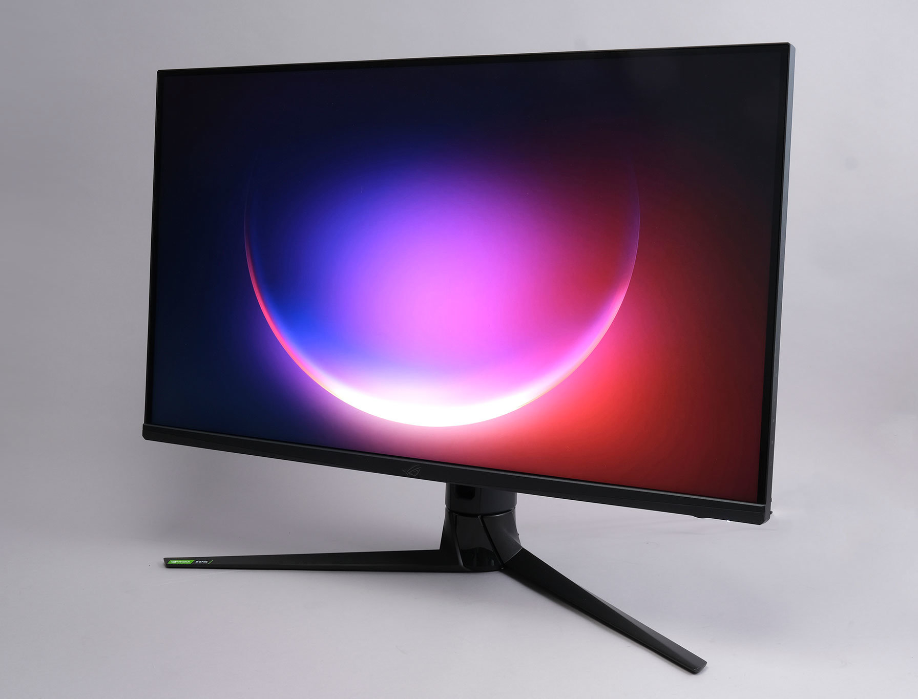 4K／144Hzで色鮮やかな画面！ ASUSの32型「ROG Swift PG32UQ」は長く