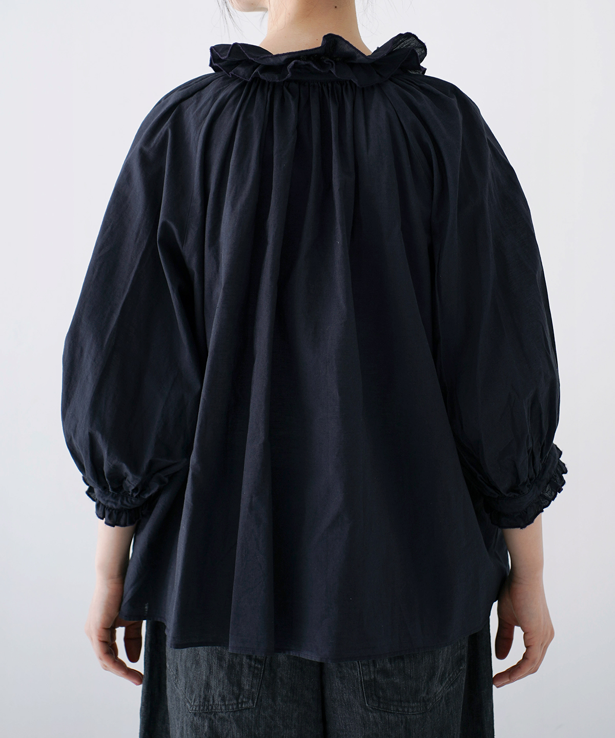 コットンリネンフリルギャザーボイルブラウス｜nest Robe / CONFECT
