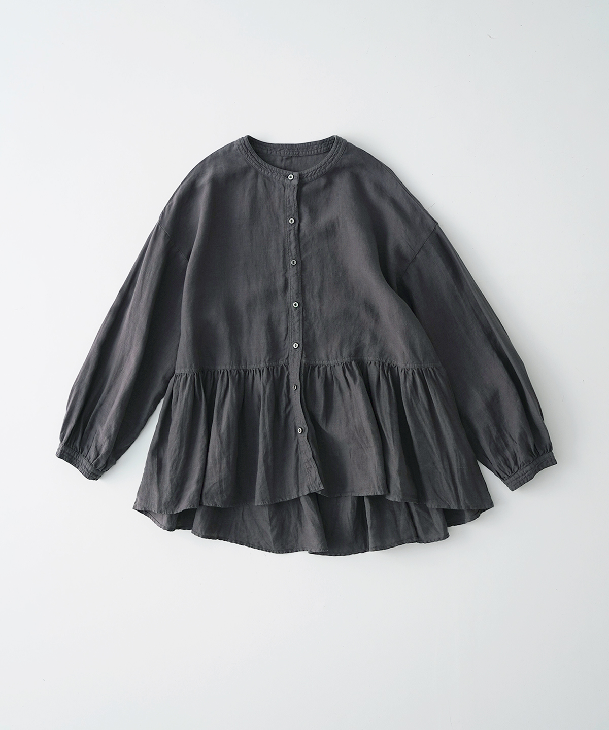 リネン天然染めギャザーブラウス｜nest Robe / CONFECT ONLINE SHOP