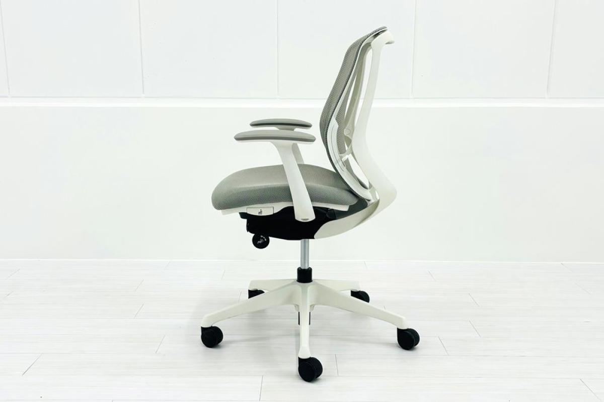 中古】シルフィーメッシュ オカムラ/okamura 肘付ローバックチェア