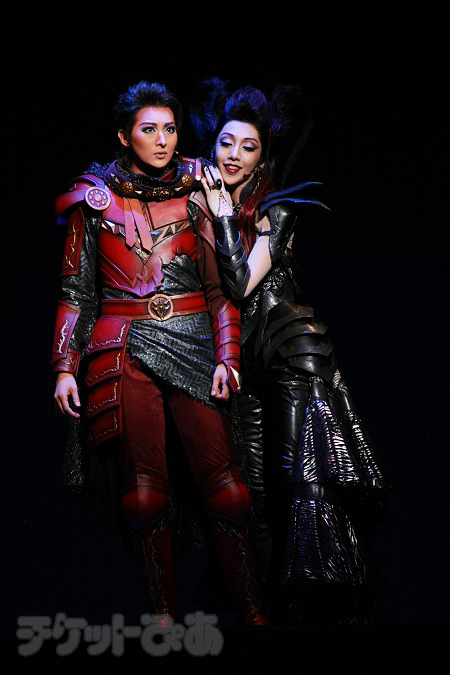 月組新トップ珠城りょう、カリスマ性を絶賛される | チケットぴあ[演劇