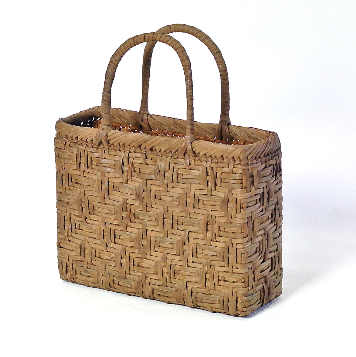 国産】山ぶどう蔓カゴバッグ「角形・亀甲」 | みちのく蔓工芸所