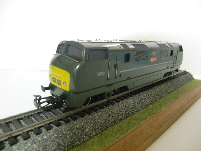 イギリス国鉄 Warship Class ディーゼル機関車 No.3073 | レオ ウエブ