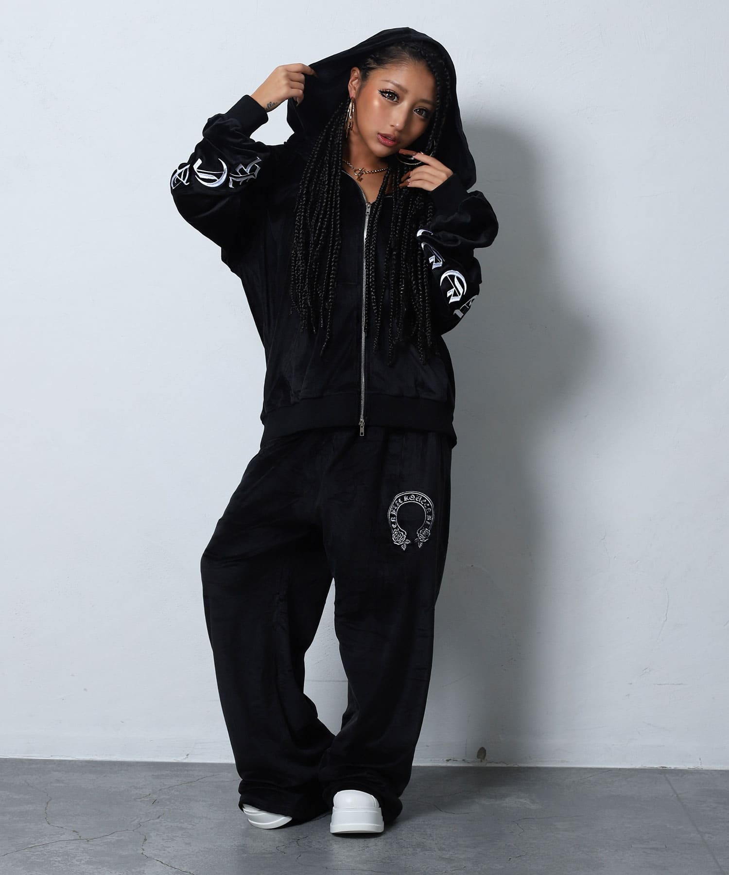 刺繍ベロアセットアップ | レディースギャルファッション通販