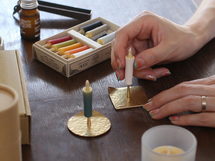 楽天市場】大與 真鍮の燭台 鎚板 角/丸 燭台 ろうそく立て ローソク