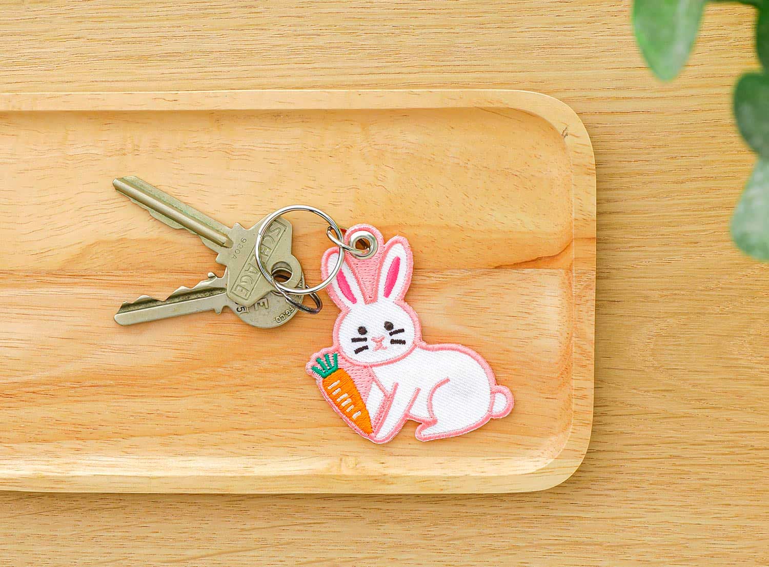 ニューレトロ | スティッチワークキーホルダー（うさぎ） | HIGHTIDE