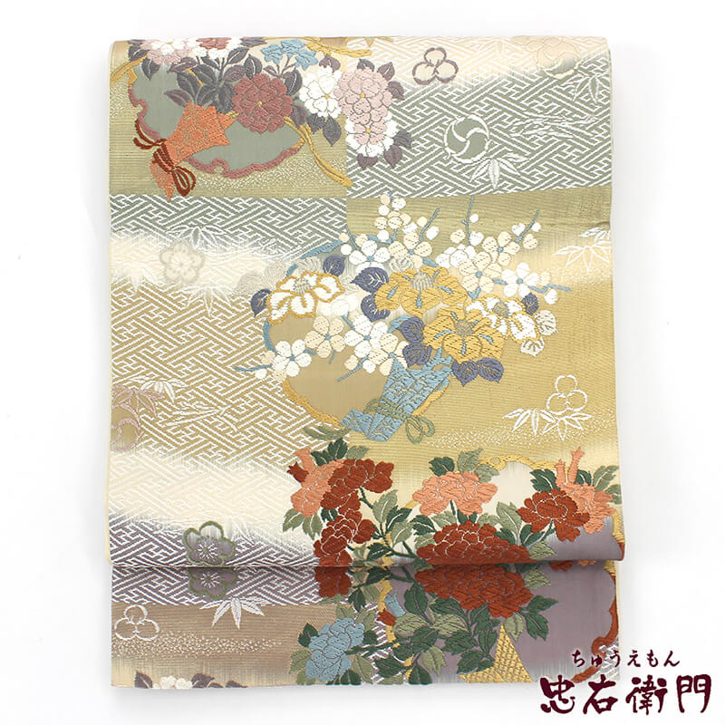 春一番の日に着たい色】【七五三10％】【中古】 袋帯 唐織 能衣雪輪文