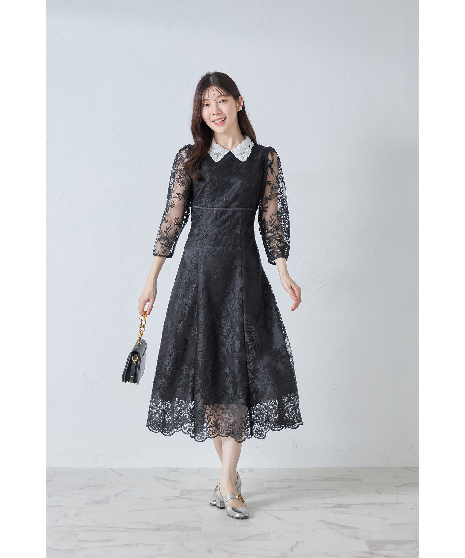 取り外し可能な立体フラワー襟付きレースワンピース