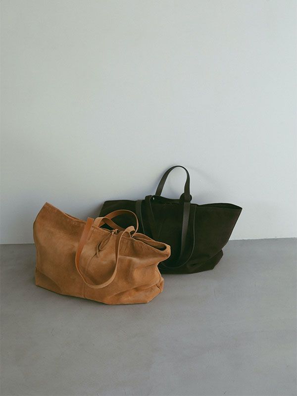 再入荷】ETREの大ヒット、レザービッグトート、日常使いにぴったりな