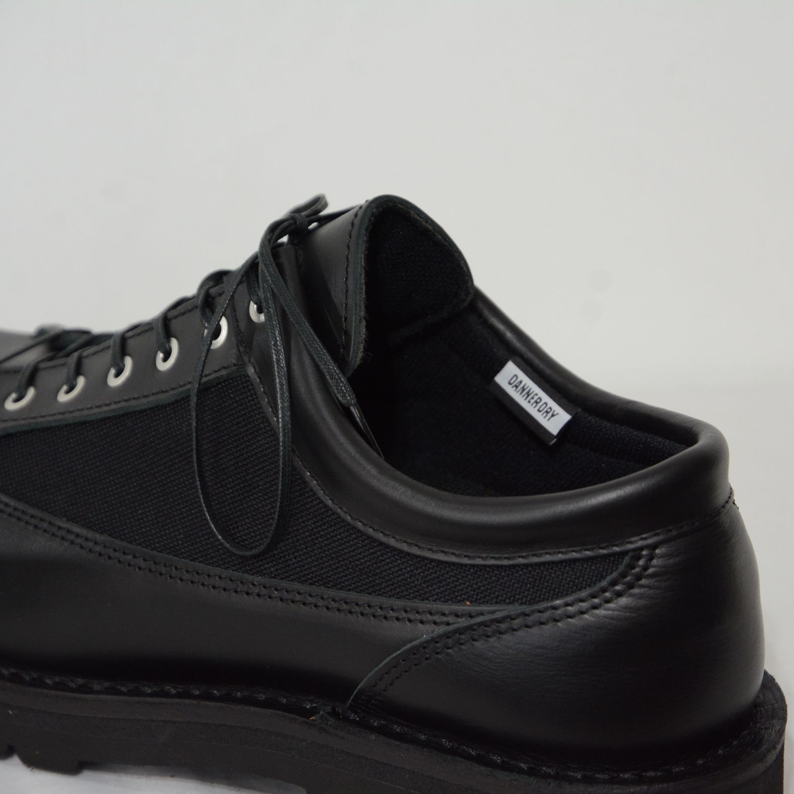 N.HOOLYWOOD - × DANNER CASCADE RANGE （BLACK） / ダナー ブーツ