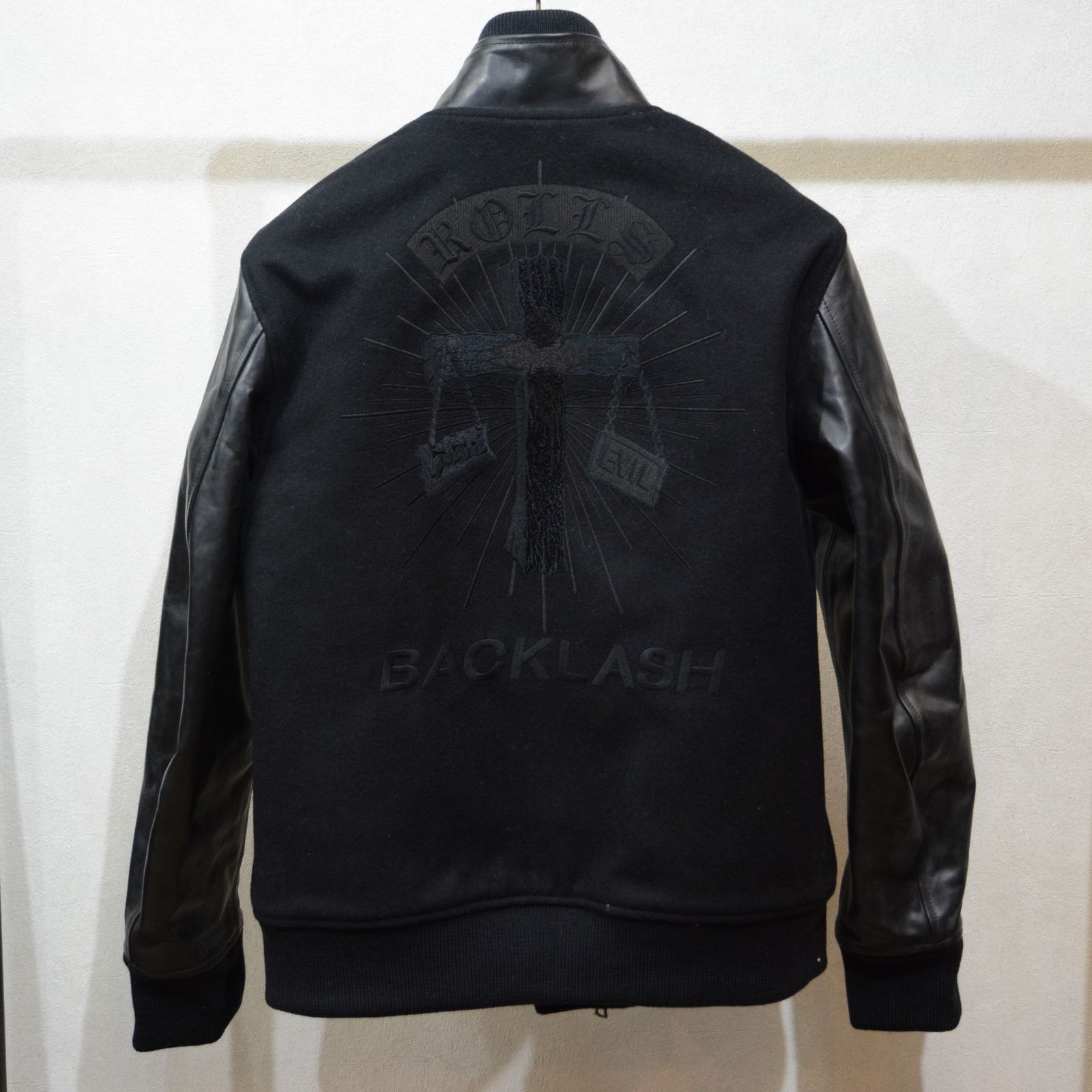 ISAMU KATAYAMA BACKLASH - × ROLL コラボ スタジャン （BLACK