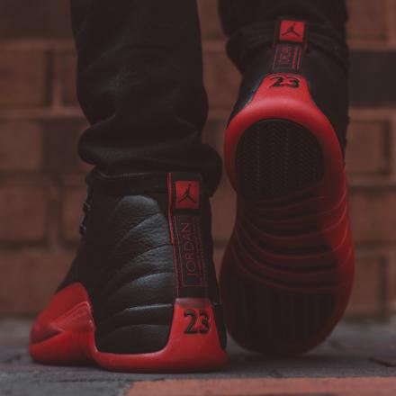 国内5月28日発売予定】 ナイキ エアジョーダン12 レトロ ブラック/バー