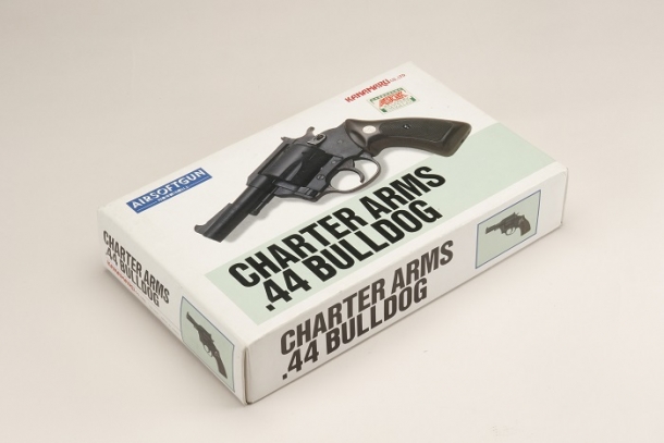 カナマル「チャーターアームズ.44ブルドッグ」【毛野ブースカの今月の1