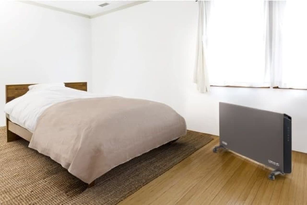 デロンギ、“窓からの冷気”を跳ね返すスリムなコンベクターヒーター