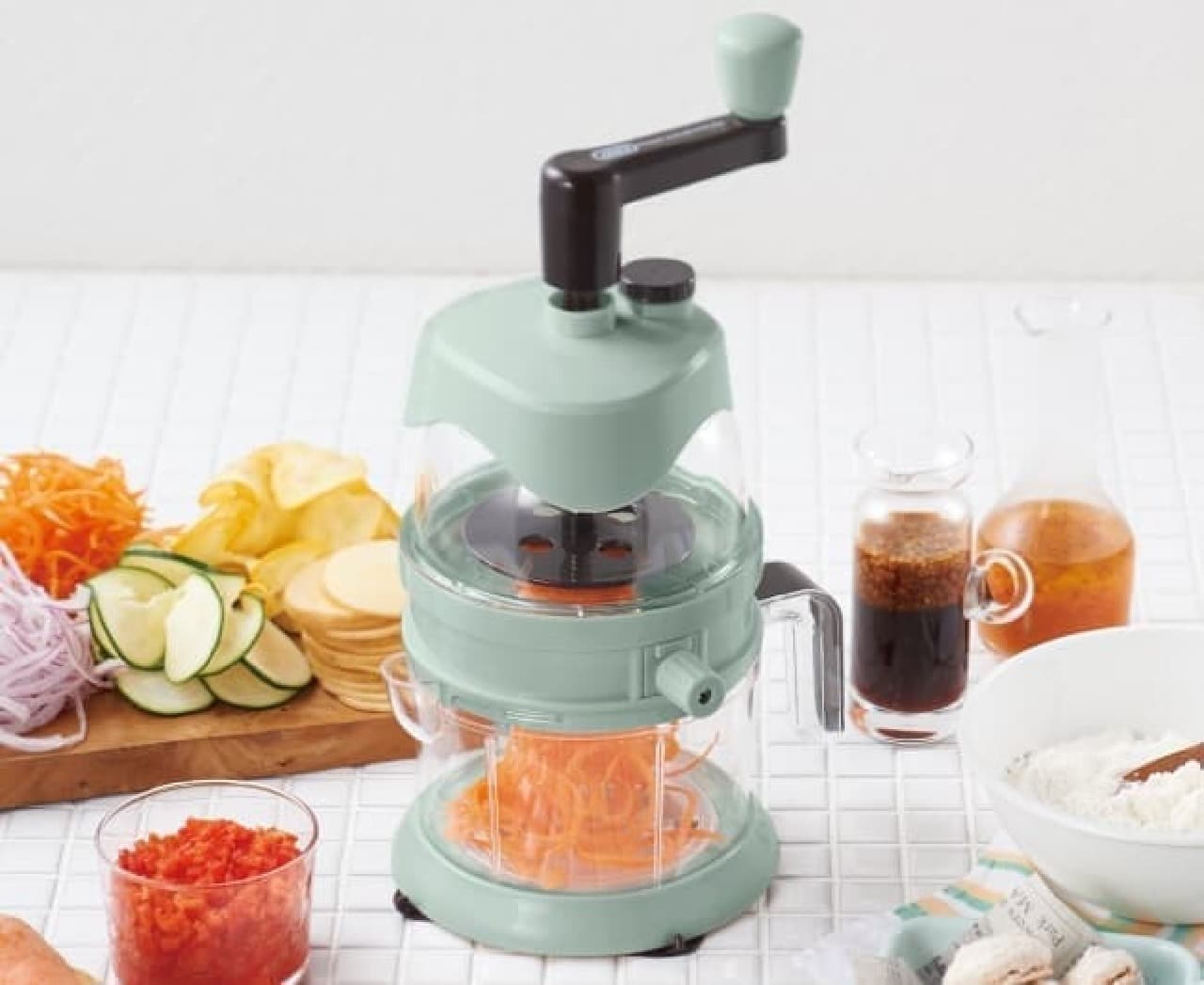 Toffy 3WAYベジタブルクイックスライサー発売--みじん切りやメレンゲも