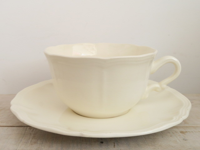 フランス サルグミンヌ製 花リム アンティークショコラカップ