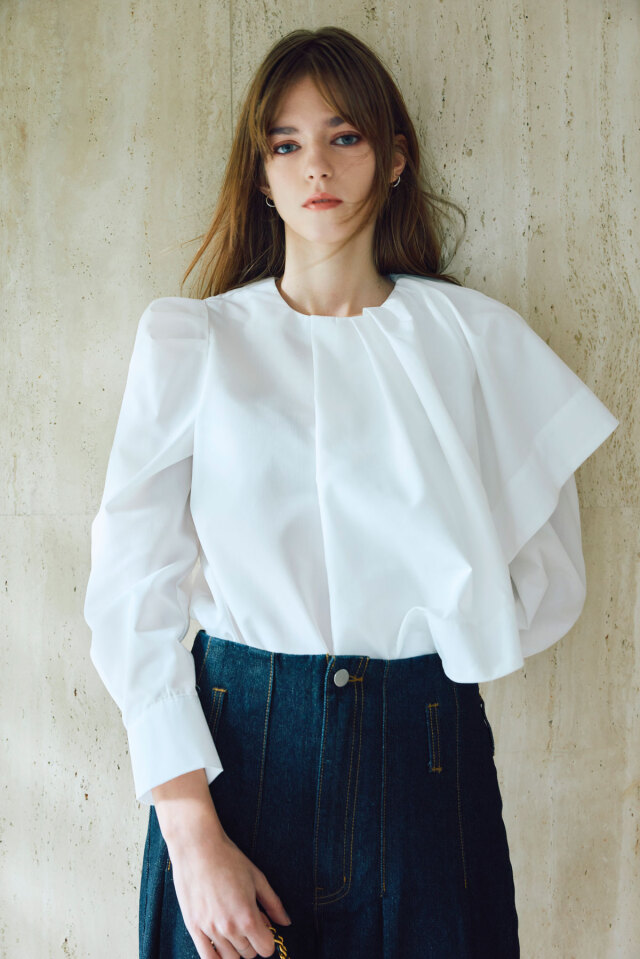 アシンメトリーフリルブラウス