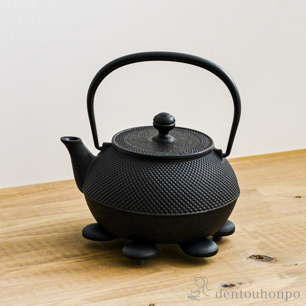 ハッシーさま専用 黒い鋳鉄鉄瓶 本場 ハッシーさま専用 黒い鋳鉄鉄瓶 本場