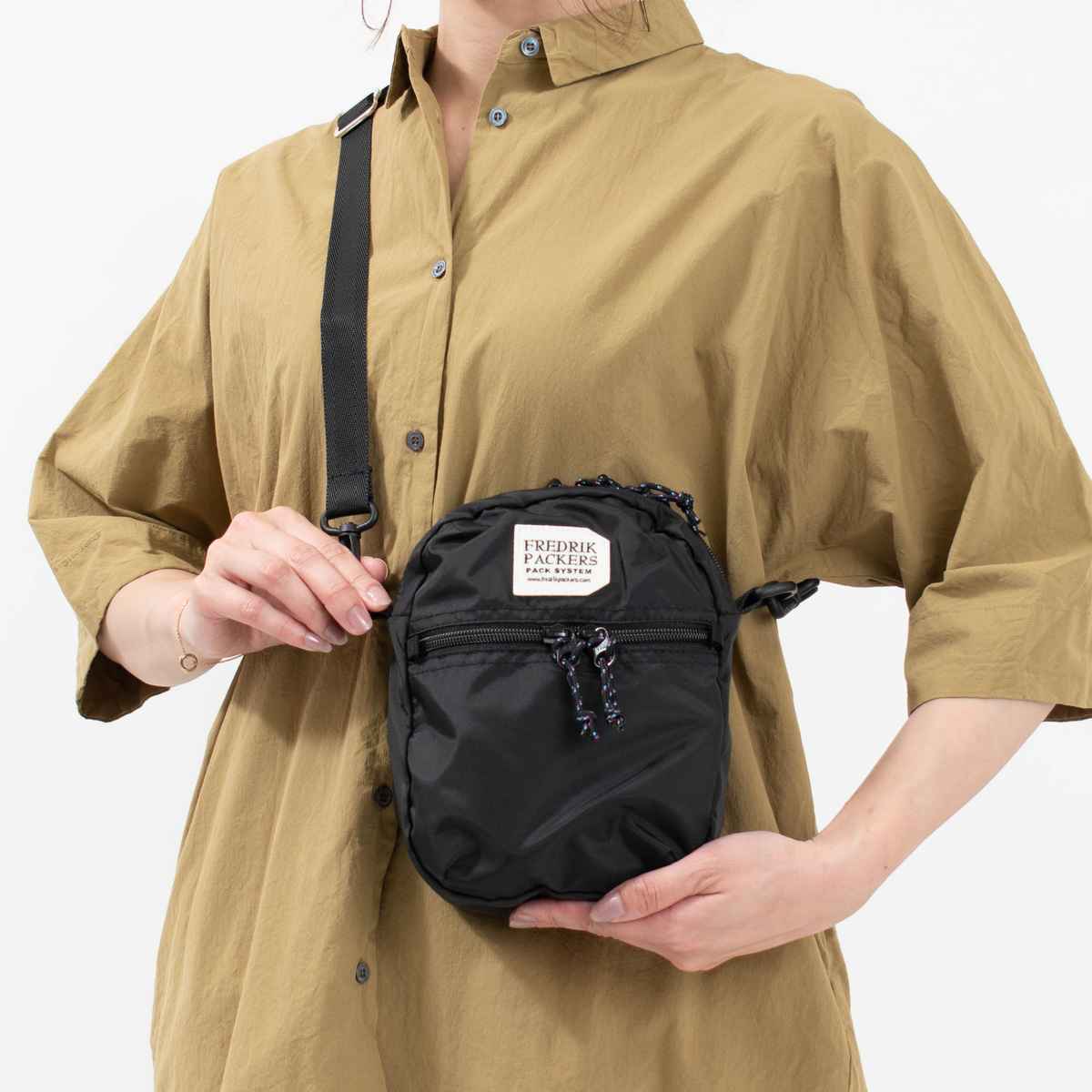 FREDRIK PACKERS 210D ACTIVE SHOULDER M｜ナチュラルファッション