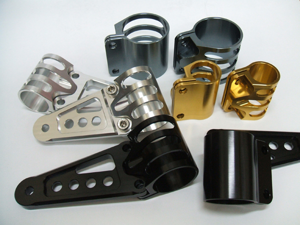 ビレットライトステー（倒立フォーク用）