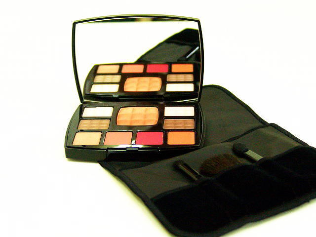 日本未入荷】シャネル 限定品 9色 パレット