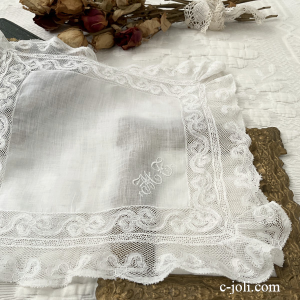 パリ発送】E1209フランスアンティークレースハンカチ 手刺繍モノグラム