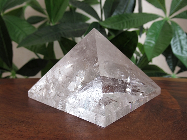 天然水晶 ピラミッド ブラジル トカンティンス州産 【鬮石】