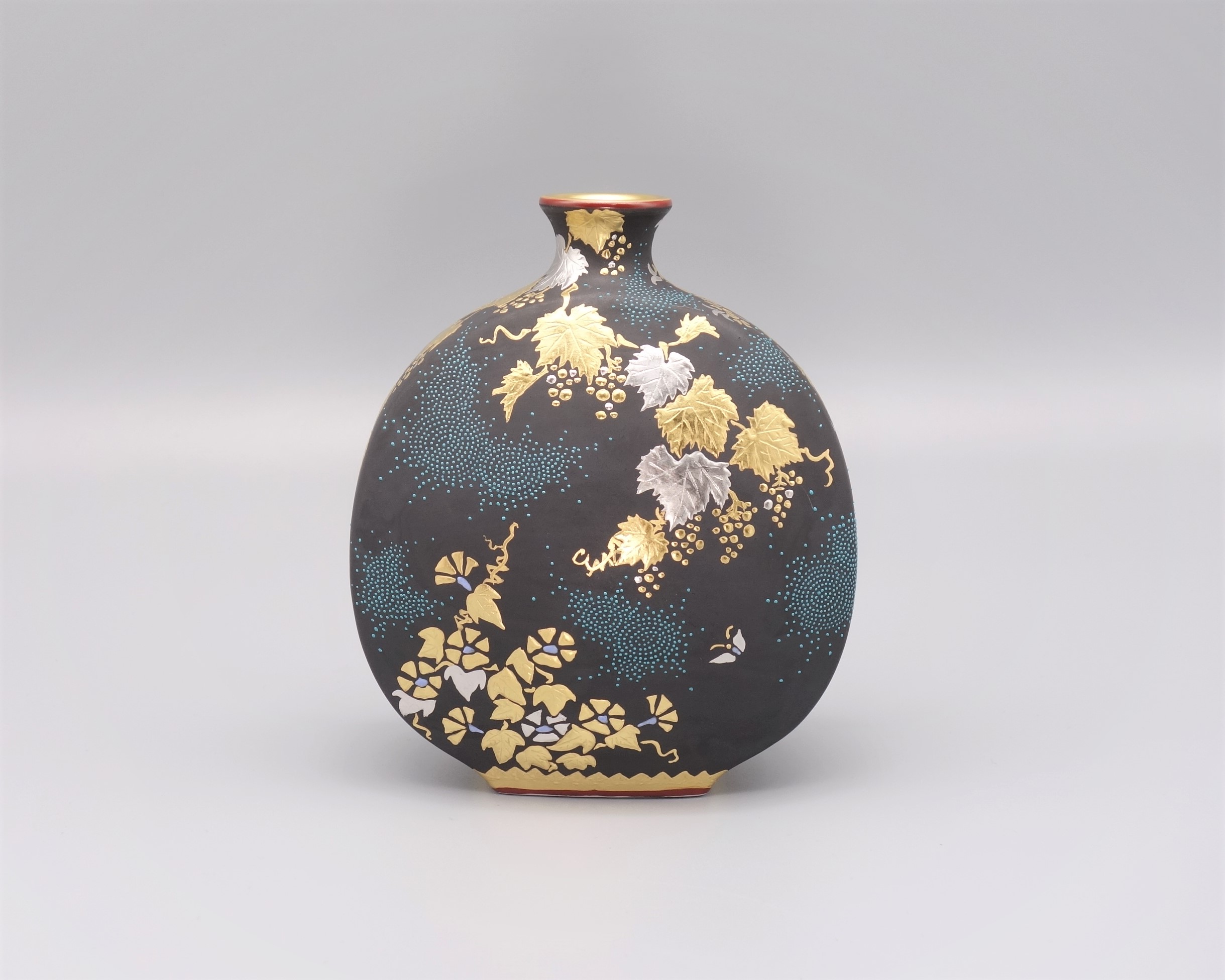 壺□四季有餘 乙卯仲春玉郷 長壷「中華陶瓷」牡丹 魚紋 花尽くし 古玩