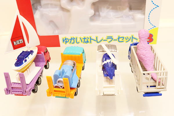 ミニカーショップ ケンボックス トミカギフトセットゆかいなトレーラー