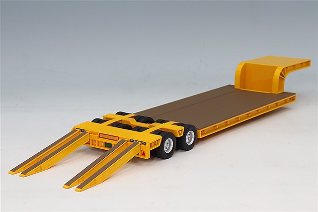 プラッツ/ケンクラフト 1/50 16輪 中低床重量物運搬用トレーラー シルバー