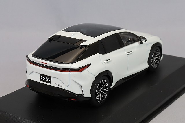 京商 1/43 レクサス RZ 450e ソニッククォーツ