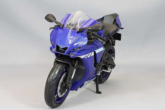 ミニチャンプス 1/12 ヤマハ VMAX 1993 シルバーメタリック