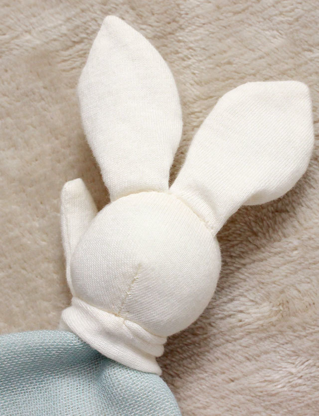 日本製 優しい音色の鈴入り♪ うさぎのにぎにぎ ベビーグッズ