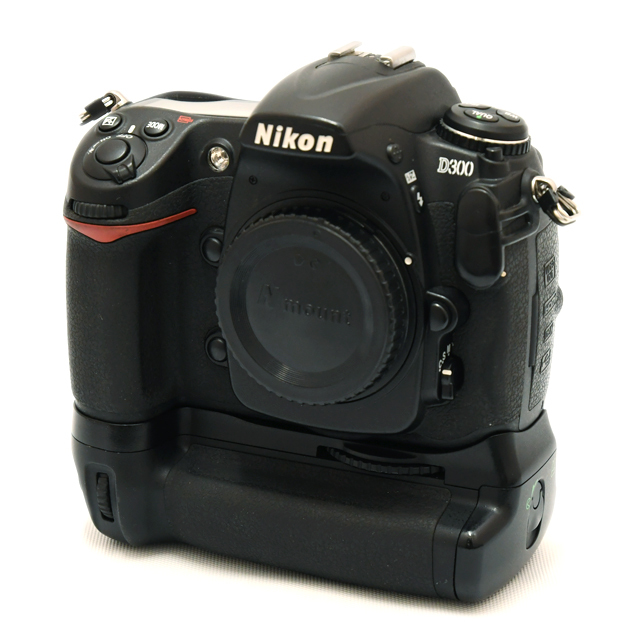中古】ニコン デジタル一眼 D300 ・ バッテリーグリップ MB-D10【B】