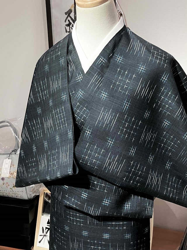 秦荘紬 縦緯絣 希少な布を身に纏う｜着物セレクト専門店スポットガーデン
