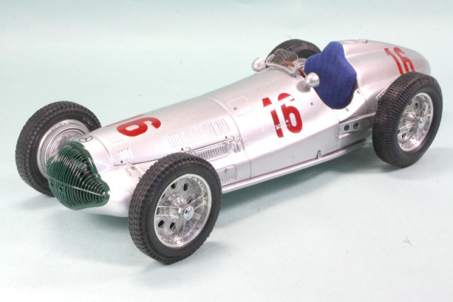 取り寄せ] CMC 1/18 メルセデス ベンツ W165 1939 シルバー M-018