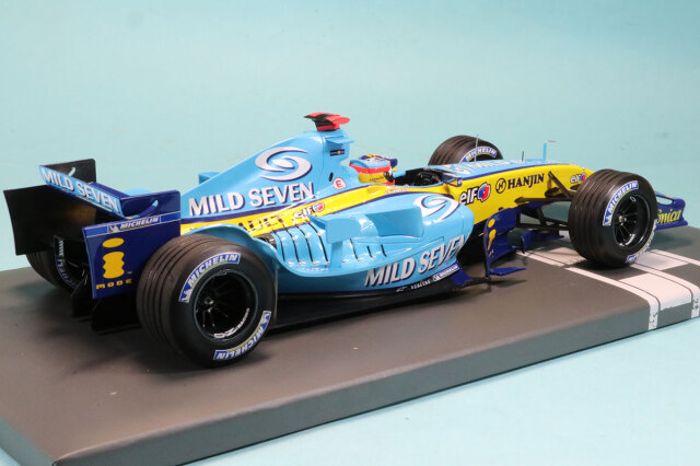 ミニチャンプス 1/18 ルノー F1チーム R25 サンマリノGP 2005 Winner F