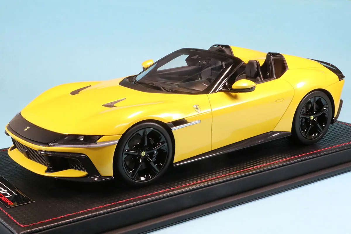 MRコレクション 1/18 フェラーリ 12チリンドリ スパイダー