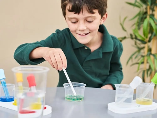 SOWC_Oil_and_Water_Shop_01141_