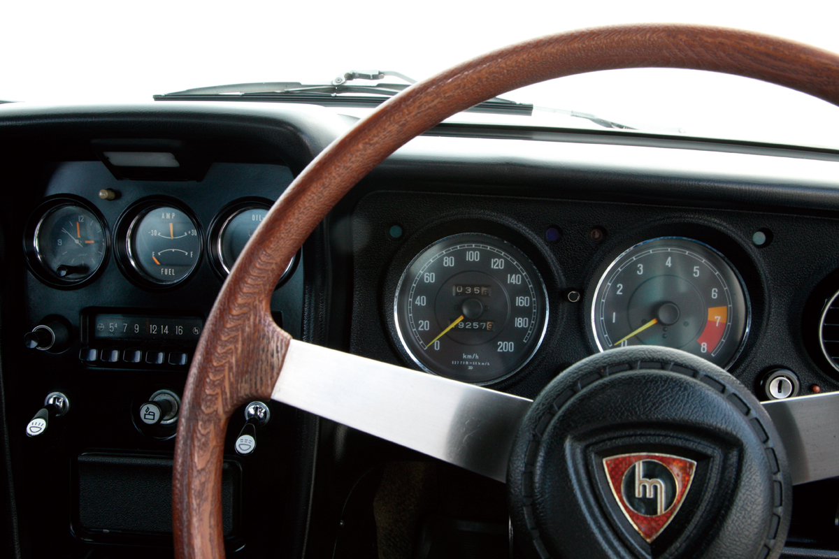 こちらは70万円！ 148万円のコスモスポーツと同じ10Aを搭載！ マツダが